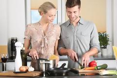 Ο έρωτας βλάπτει σοβαρά τη... ζυγαριά μας