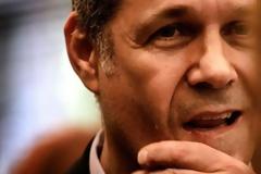 Δυστυχώς για τους εργάτες του Σικάγο δεν υπήρχε τότε Τζήμερος να τους πει ότι δεν πετυχαίνουν τίποτα έτσι