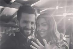 Η Φουρέιρα σχηματίζει μαζί με Αλβανό τραγουδιστή τον αλβανικό αετό και προκαλεί αντιδράσεις [εικόνα- βίντεο]