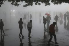 Ινδία: Στους 98 ο αριθμός των νεκρών από τις αμμοθύελλες