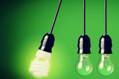 Τι να προσέξεις στις εκπτώσεις και στις παροχές όταν αλλάξεις πάροχο ηλεκτρικού ρεύματος