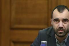 Σάλος με την τοποθέτηση Χρυσαυγίτη για τα ομόφυλα: Αντί να πάρουν κατοικίδιο θέλουν να υιοθετήσουν παιδιά