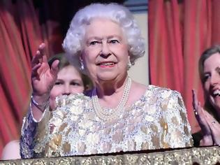 Φωτογραφία για Το «χειροποίητο» δώρο της βασίλισσας στην Κέιτ Μίντλετον [photos]