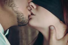 Και κάπως έτσι, κάνει σεξ ένας πραγματικός ...Άντρας!