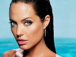 Φωτογραφία για Κι όμως έτσι είναι η Angelina Jolie άβαφη [photo]