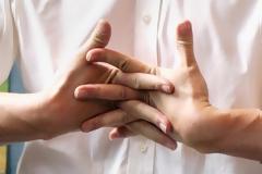 Γιατί οι αρθρώσεις μας κάνουν … κρακ;