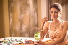 Οι γυναίκες που πίνουν αυτό το ποτό έχουν περισσότερη διάθεση για σεξ