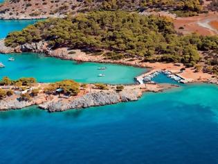 Φωτογραφία για Όλα όσα πρέπει να γνωρίζεις για το πευκόφυτο τουριστικό νησί, που βρίσκεται μία ώρα από την Αθήνα! [photos]
