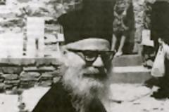 10593 - Μεγαλώνοντας κοντά στον Άγιο Πορφύριο