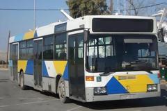 Viral το αυτοκόλλητο στα λεωφορεία της Αθήνας για τους επιβάτες που... βρωμάνε [Εικόνα]