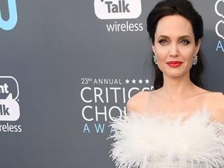 Φωτογραφία για Ο δερματολόγος της Angelina Jolie αποκαλύπτει τα μυστικά ομορφιάς της