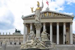 Η Ελλάδα έχει πληρώσει 112 εκατ. ευρώ τόκους στην Αυστρία