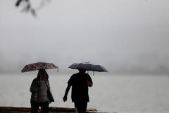 Καιρός: Καταιγίδες και χαλάζι από σήμερα μέχρι την Τετάρτη