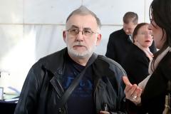 Μάχη με τον καρκίνο δίνει ο Θάνος Μικρούτσικος