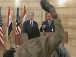 Φωτογραφία για Υποψήφιος βουλευτής ο Ιρακινός που είχε πετάξει τα παπούτσια του στον Μπους!