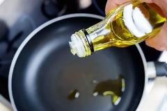 4 περιπτώσεις που δεν πρέπει να χρησιμοποιήσεις ποτέ ελαιόλαδο