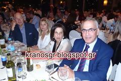 Το θερμό χειροκρότημα στον Διευθυντή Στρατολογικού Γραφείου του ΠτΔ Αντιπτέραρχο Γρηγόρη Πρεζεράκο