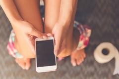 Γιατί να μην παίρνετε ποτέ το κινητό στην τουαλέτα