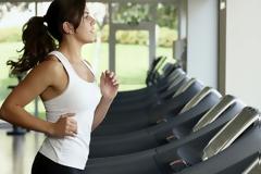 Γιατί δεν πρέπει να μιλάμε στο κινητό την ώρα της γυμναστικής