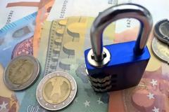 Εξι βρόχοι στις τράπεζες κλείνουν τον δρόμο σε νέα δάνεια