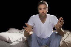 Τρεις λόγοι για τους οποίους ιδρώνετε πολύ το βράδυ