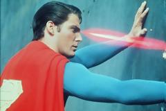 Οι φακοί επαφής που σε κάνουν... Σούπερμαν