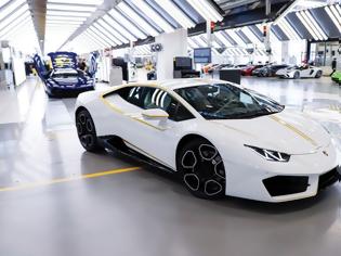 Φωτογραφία για Στο σφυρί η Lamborghini του Πάπα Φραγκίσκου