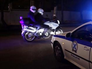 Φωτογραφία για Κινηματογραφική καταδίωξη στους δρόμους της Αττικής - Νεαρός κλέφτης αυτοκινήτων προσπάθησε να χτυπήσει αστυνομικούς