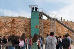 Μαθητές γυμνασίου στην έδρα των Ειδικών Δυνάμεων της Αστυνομίας