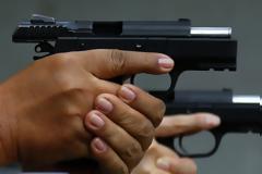 «Εκρηκτική» η κατάσταση στην Πάτρα: Εξοπλίζονται με όπλα οι λαθρομετανάστες