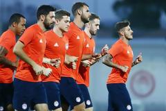 Ο Ολυμπιακός αλλάζει όλη την άμυνά του