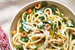 Σπαγγέτι με σάλτσα μασκαρπόνε και λεμονιού