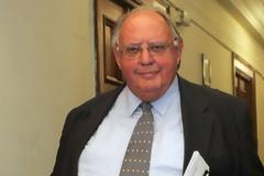 Στο «σκαμνί» ο Πάγκαλος για τους «κοπρίτες δημοσίους υπαλλήλους»