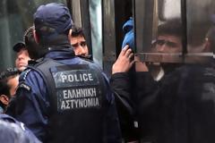 Πώς αγοράζεις γερμανικό προσφυγικό διαβατήριο στην Αθήνα