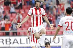 Ψάχνει ομάδα για τον Ανσαριφάρντ και τον Χατζισαφί