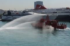 Οι «θαλασσόλυκοι» πυροσβέστες του Πειραιά