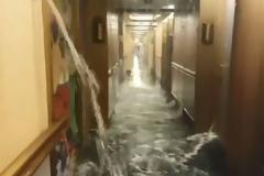 «Θρίλερ» σε κρουαζιερόπλοιο: Τρομοκρατημένοι επιβάτες ήταν σίγουροι ότι θα πεθάνουν