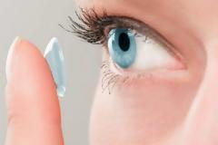 Οι πρώτοι αντηλιακοί φακοί επαφής είναι πραγματικότητα! Ποιες είναι οι αντενδείξεις τους;