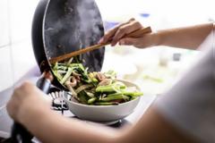 Δύο απλοί τρόποι να μυρίζει όμορφα η κουζίνα και η τραπεζαρία σας