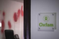 Έφοδος του Ρουβίκωνα σε ΜΚΟ στην Πλατεία Βικτωρίας