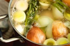 Ζωμός κρέατος: Τα πολυάριθμα οφέλη του για την υγεία μας