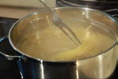 Μην πετάτε το βρασμένο νερό από τα μακαρόνια - Δείτε σε τι χρησιμεύει