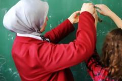 Γερμανία: Δικαστήριο απαγόρευσε σε δασκάλα να φορά μαντίλα στην τάξη