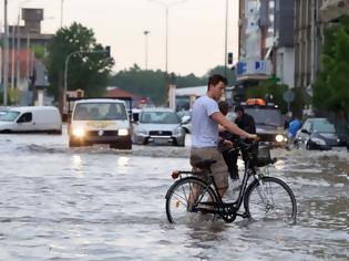 Φωτογραφία για Θεσσαλονίκη: Βροχή ενάμιση μήνα έπεσε μέσα σε μία ώρα το μεσημέρι