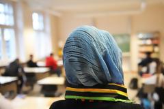 Το Βερολίνο είπε «Nein»: Απαγορεύεται να φορούν μαντίλα οι δάσκαλοι