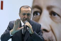 Αντίποινα Ερντογάν για την «κριτική» στο Κοράνι: Κλείνει τις σχολές γαλλικής φιλολογίας