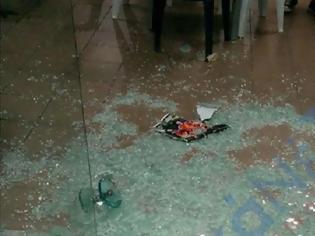 Φωτογραφία για Πάτρα: Νέα επίθεση στο στέκι της Κυπριακής φοιτητικής οργάνωσης Πρωτοπορία, στην Πλατεία Νόρμαν - Τα μεσάνυχτα άγνωστοι έσπασαν τη τζαμαρία