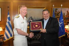 Συνάντηση ΥΕΘΑ Πάνου Καμμένου με τον Διοικητή των Συμμαχικών Δυνάμεων Νεαπόλεως και των Ναυτικών Δυνάμεων Ευρώπης και Αφρικής των ΗΠΑ Ναύαρχο James Foggo