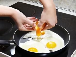 Φωτογραφία για Ολόκληρο αβγό ή μόνο ασπράδι; Τι είναι τελικά πιο υγιεινό;