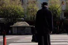 80ΧΡΟΝΟΣ ΙΕΡΕΑΣ ΣΤΟ ΒΟΛΟ ΑΠΟΠΕΙΡΑΘΗΚΕ ΝΑ ΑΣΕΛΓΗΣΕΙ ΣΕ 11ΧΡΟΝΗ ΜΕ ΤΗ ΣΥΝΑΙΝΕΣΗ ΤΗΣ ΜΗΤΕΡΑΣ ΤΗΣ